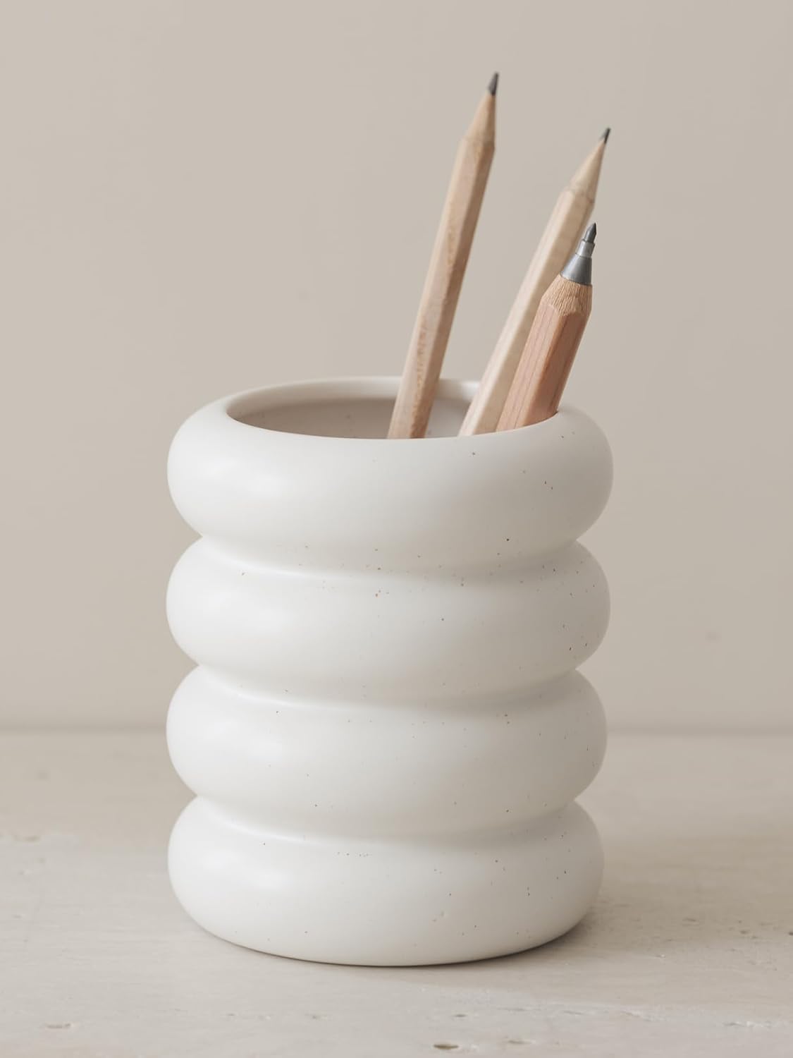 WENSHUO Chubby Pen Holder, Makeup Brush Organizer, Modern and Minimalistic, Ceramic Desk Accessories (Nacre White)