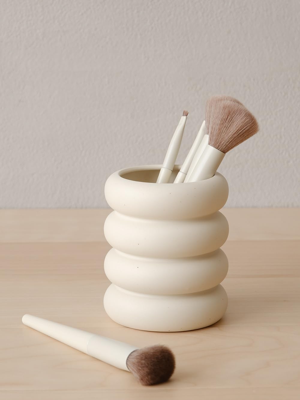 WENSHUO Chubby Pen Holder, Makeup Brush Organizer, Modern and Minimalistic, Ceramic Desk Accessories (Nacre White)