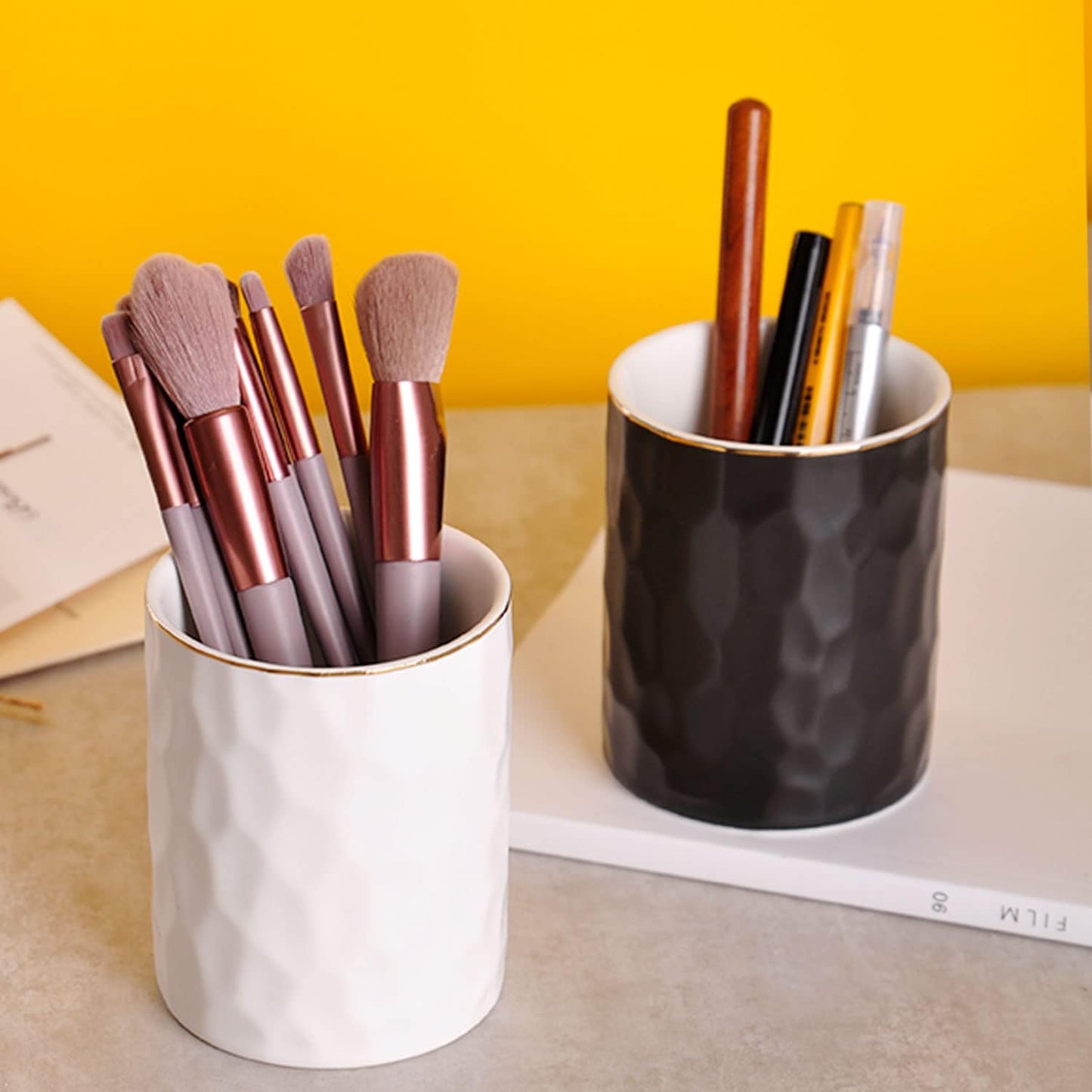 WHJY Ceramic Pink Pencil Cup, Makeup brushes Holder, Gold Pen Holder for Desk Cute Small Boho Brush Holder, Modern Geometry Design Pen Holder