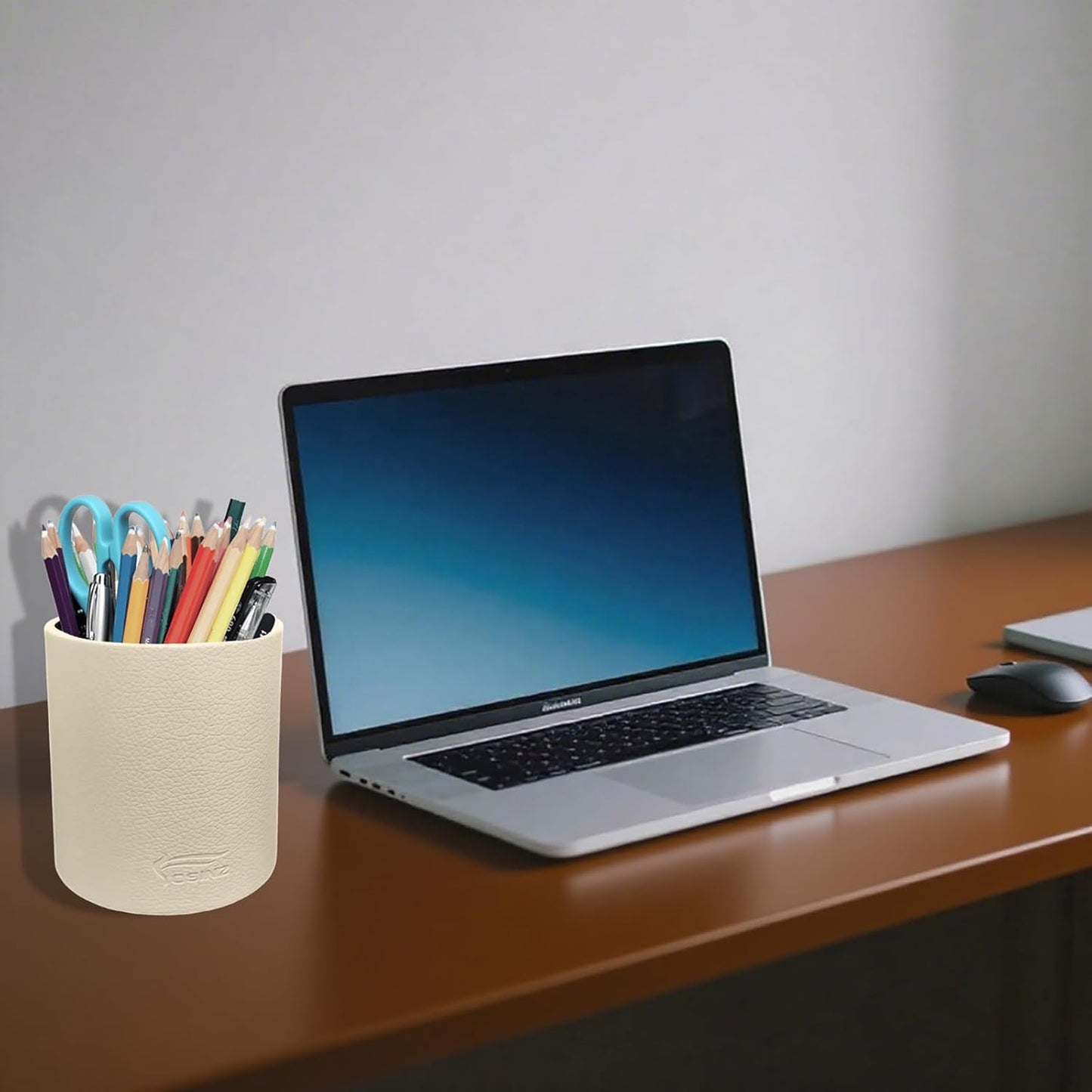 Leather Pen Holder, Brown Pencil Holder, Desktop Elegant Pen Holder for Desk, Stationery Organizer for School Office Home Dorm (3.3" x 3.3" x 4", Brown)