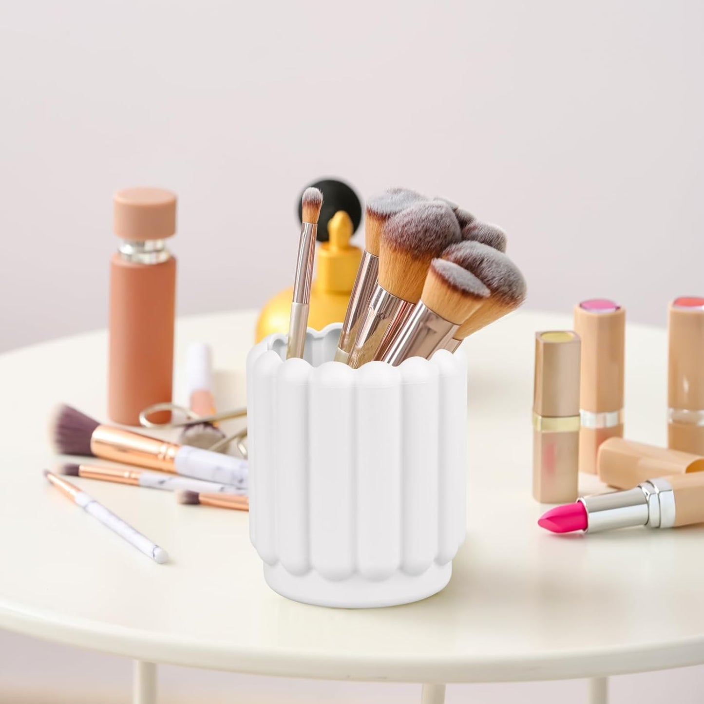 Silicone Pen Holder, Pencil Holder Cute Pens Cup for Desk for Kids Office Decor Desk Accessories Pen Pot Desk Organizer (White)