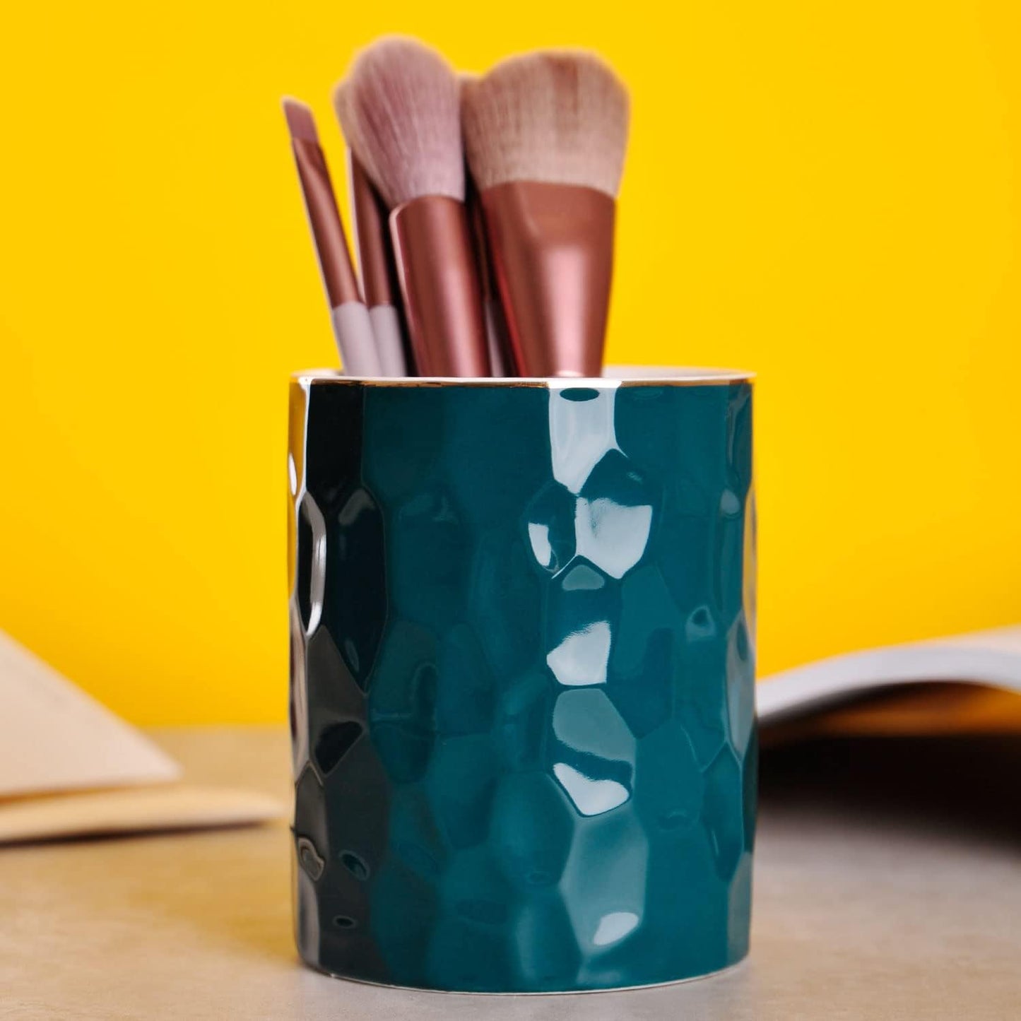 WHJY Ceramic Pink Pencil Cup, Makeup brushes Holder, Gold Pen Holder for Desk Cute Small Boho Brush Holder, Modern Geometry Design Pen Holder