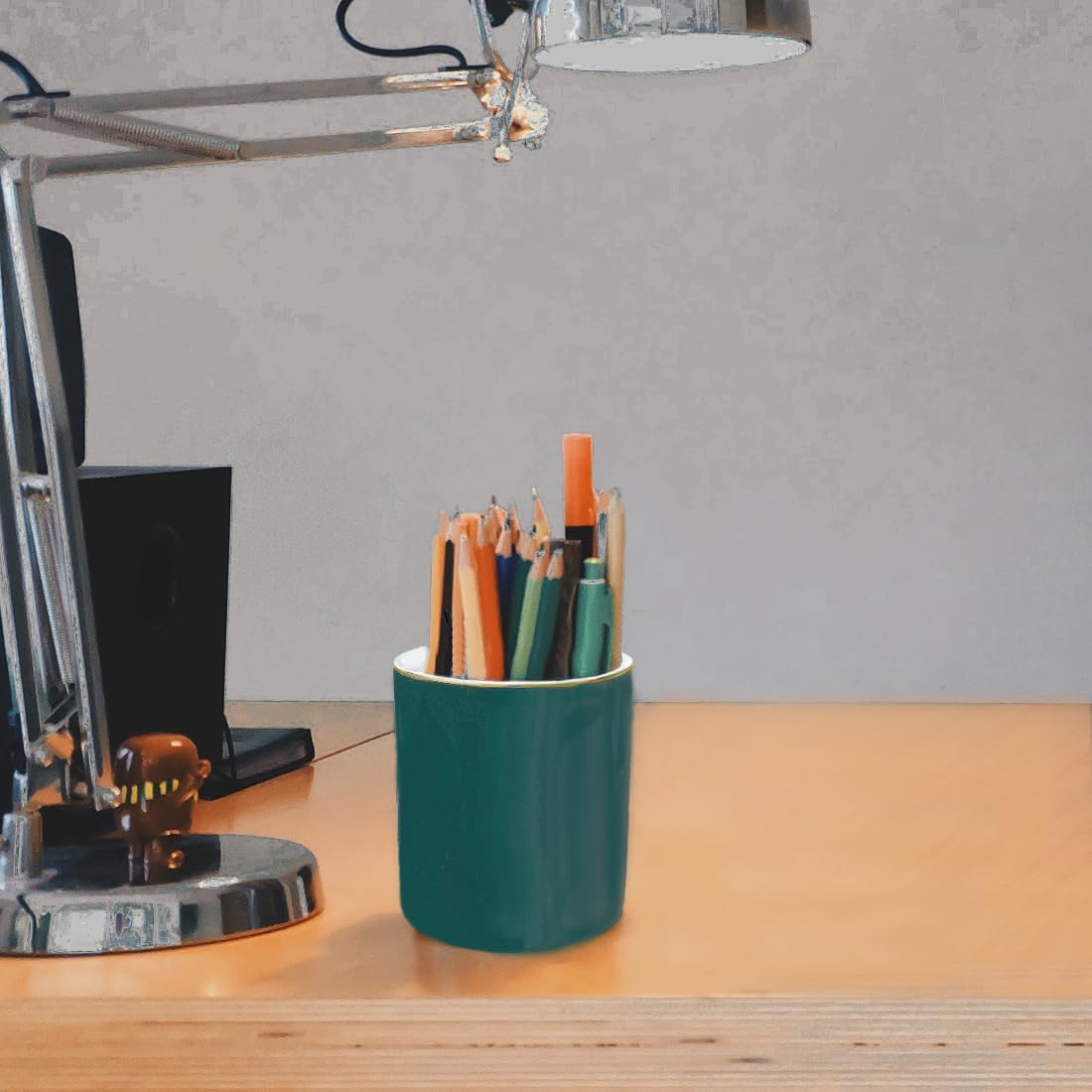 HANKOR Ceramic Pencil Holder for Desk - Cute Gold Trim Pen Aesthetic Makeup Brush Cup Holder Organizer for Desktop Storage Stationery Office Home Supplies, White