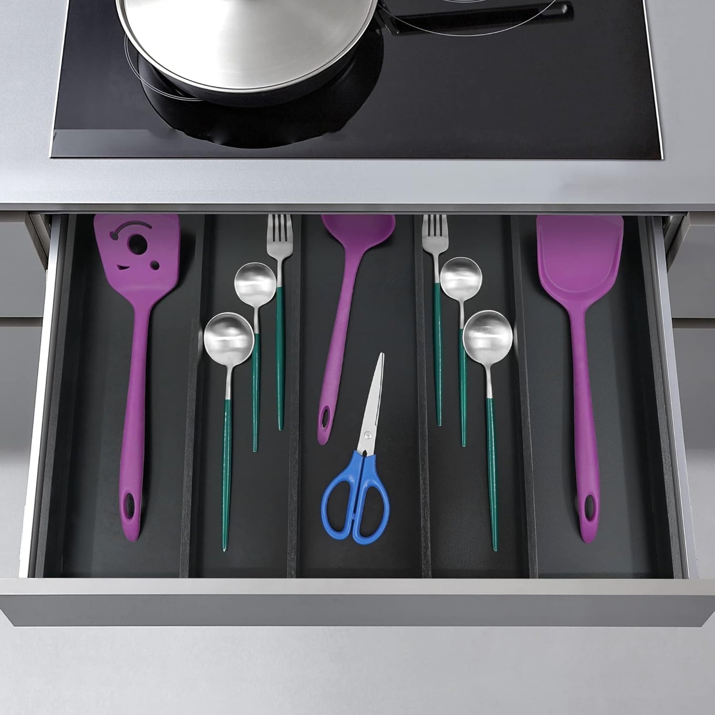 Utoplike Bamboo Expandable Kitchen Drawer Organizer, Adjustable Utensil Holder and Cutlery Tray Organiser, Drawer Divider for Silverware, Flatware, Knives in Kitchen, Bedroom, Living Room, 5 Slot