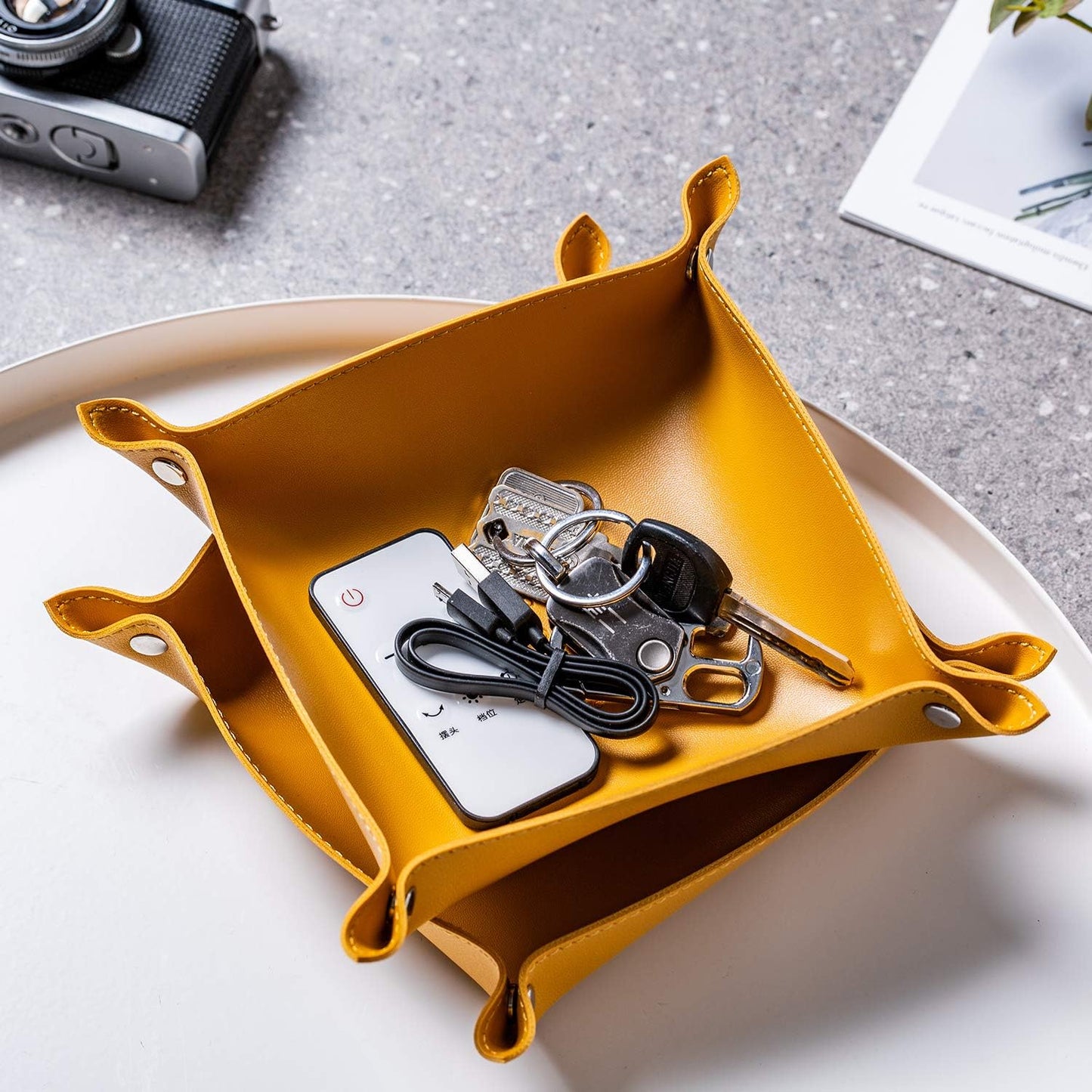 SANQIANWAN Leather Jewelry Valet Tray for Women and Man, Entryway Table Bedside Nightstand Desk Portable Small Catchall Travel Dish Plate for Key,Wallet,Watch,Phone,Coin(Pink-B)