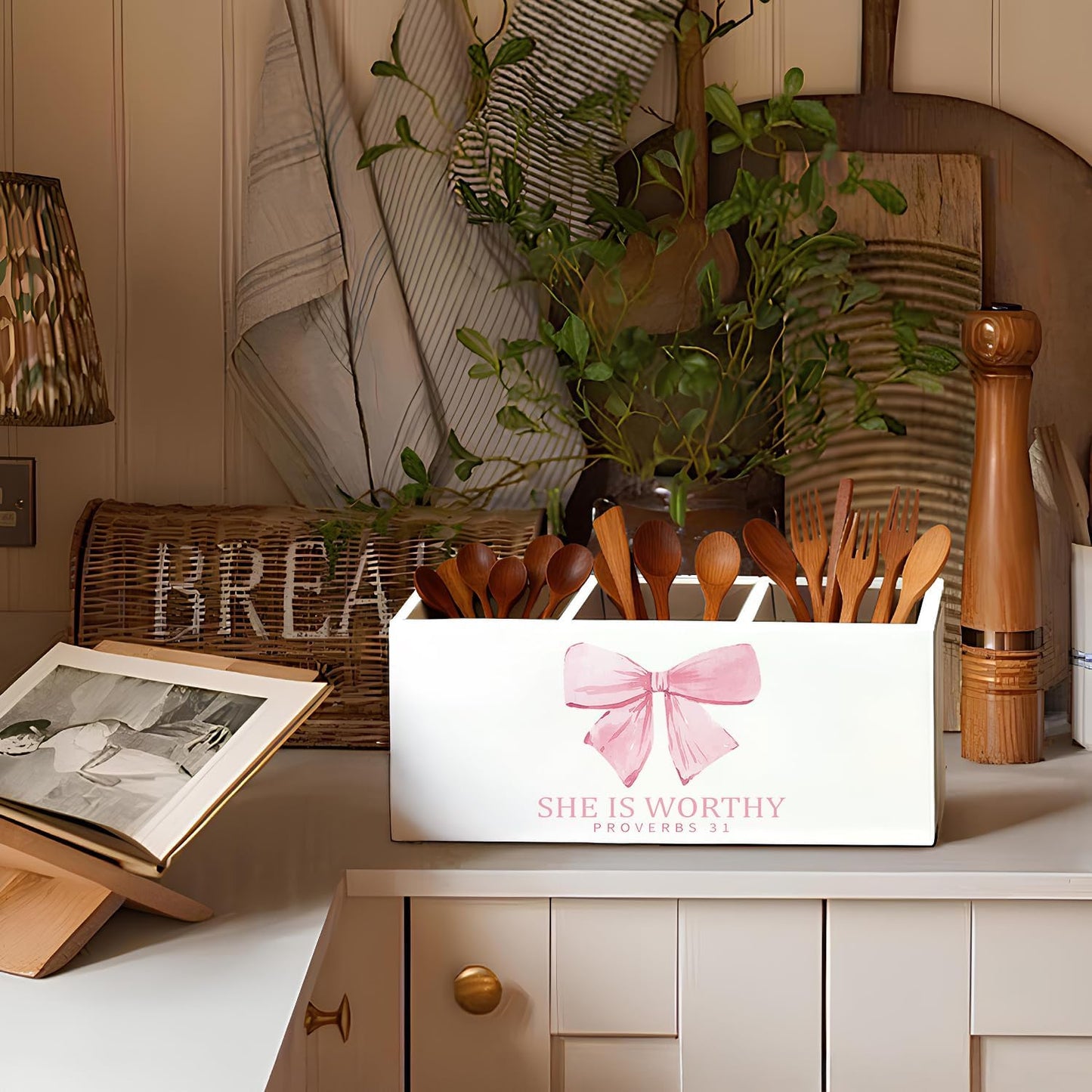 Purple Coquette Bow Pen Pencil Holder for Desk, Girly Office Decor, Preppy Purple Bow Aesthetic Wooden Box Sign Decorations for Girly Room Bedroom Dorm Office Desk Tabletop