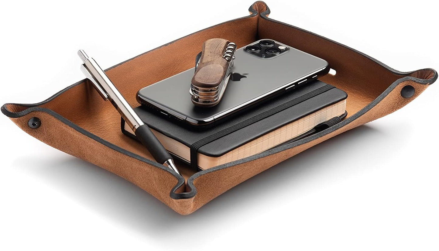 Main Street Forge Leather Valet Tray for Men – Rustic EDC Organizer for Keys, Phone & Wallet – Made in USA – Whiskey Barrel Brown