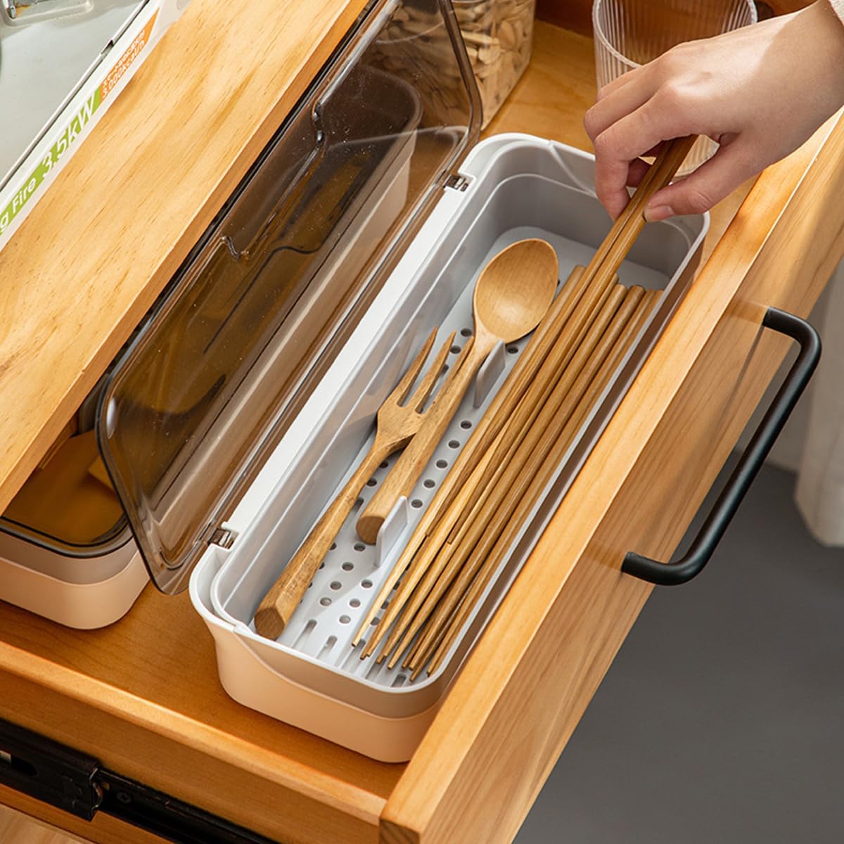 Transparent Flatware Tray Kitchen Drawer Organizer With Lid - Plastic Kitchen Cutlery Tray and Utensil Silverware Storage Container with Cover - Dinnerware Holder for Spoons Forks Knives