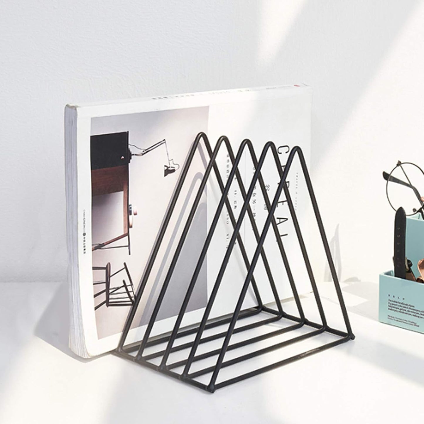 QPEY Triangle File Holder,5 Slot Metal Vinyl Record Stand Holder Magazine Newspaper Holder Photography Props for Office Home 1 Pc (Gold)