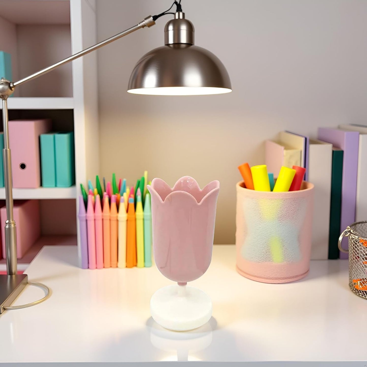 Pink Plastic Tulip Pen Holder Cute Pens Cup for Desk Pen Brush Organizer Office Stationery Supplies Home Decor Desk Supplies Holders and Dispensers(ZS399)
