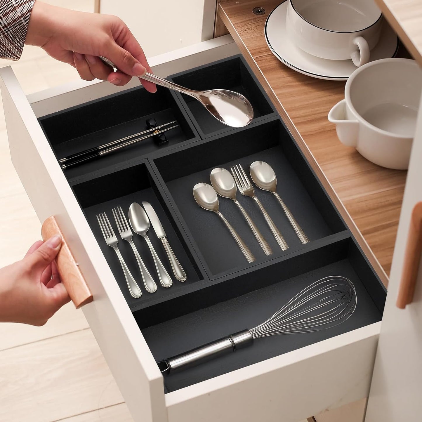 Bamboo Drawer Organizer with 2 Dividers, 5PCS Adjustable Junk Desk Organizer Trays with 7 Grid , Wood Stackable Storage Boxes Bins for Kitchen Flatware, Office Desktop, Bathroom Makeup, Jewelry