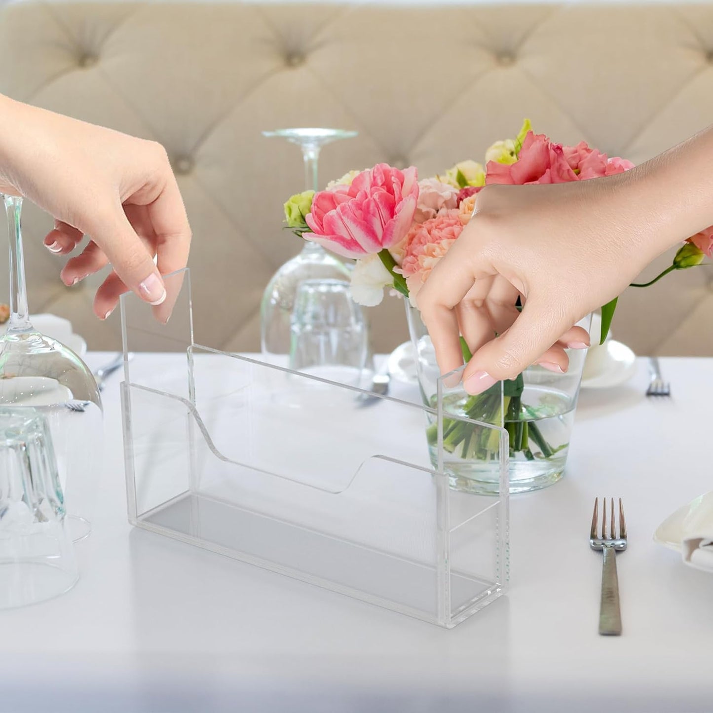 Transparent Acrylic Napkin Holder Clear Guest Paper Disposable Hand Towel Dispenser Tray Organizer For Table Home Kitchen Restaurant and Hotel Business
