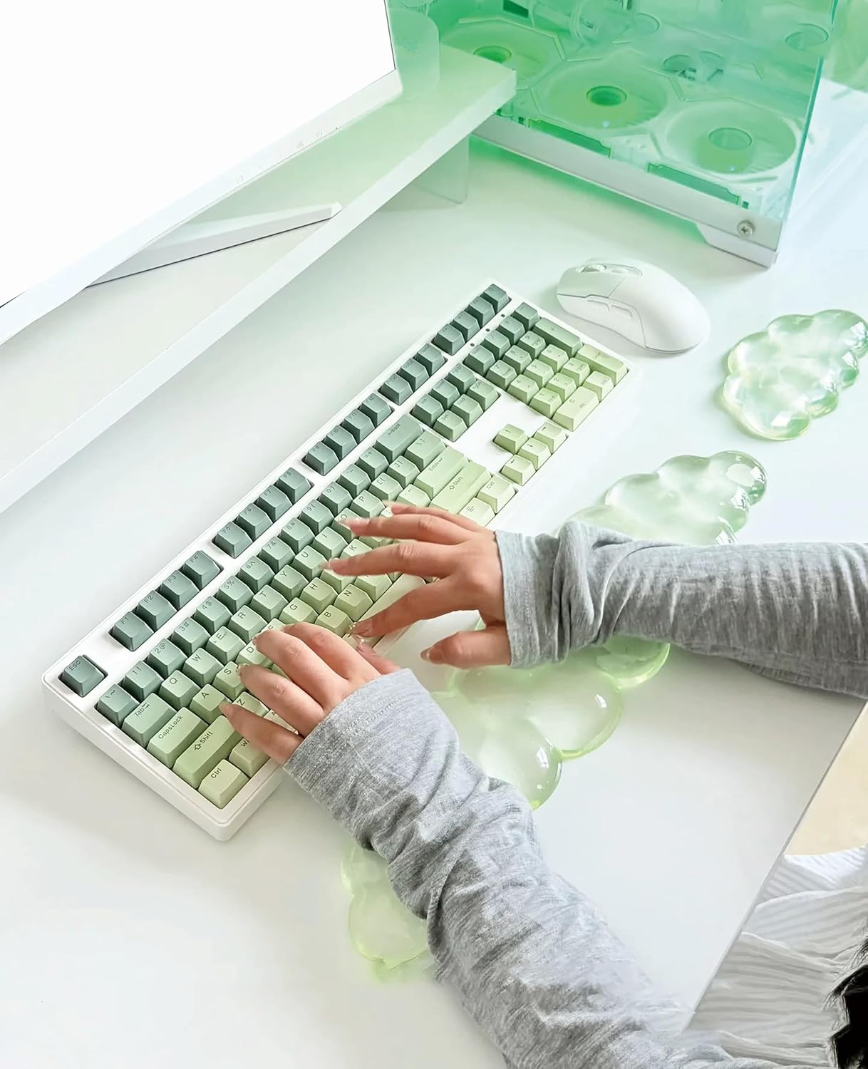 Mouse Pad with Wrist Rest, Soft Cloud Gel Keyboard Mouse Pad Set with Hand Wrist Support, Cute Non Slip Office Desk Accessories for Comfort/Pain Relief/PC Gaming/Computer/Laptop, (Clear Cloud)