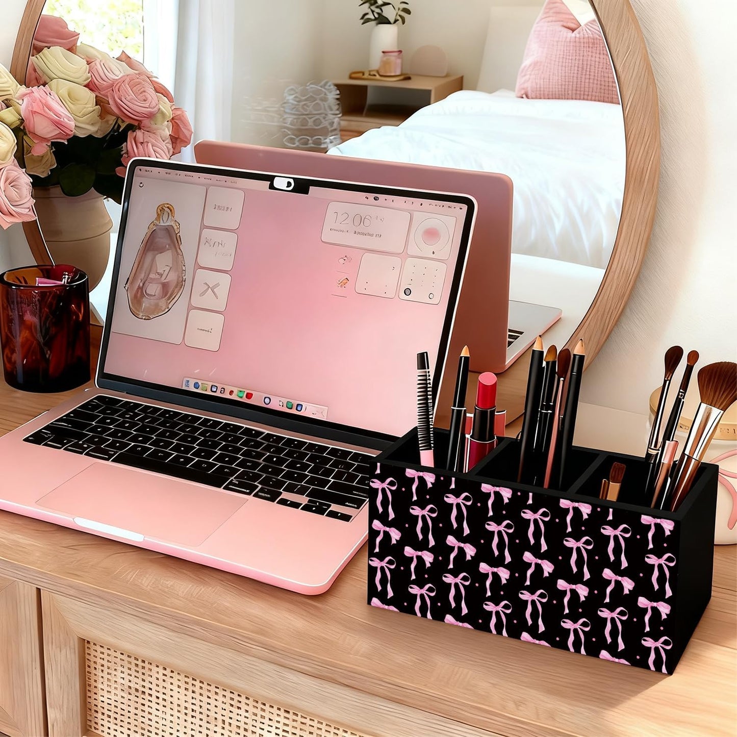 Purple Coquette Bow Pen Pencil Holder for Desk, Girly Office Decor, Preppy Purple Bow Aesthetic Wooden Box Sign Decorations for Girly Room Bedroom Dorm Office Desk Tabletop
