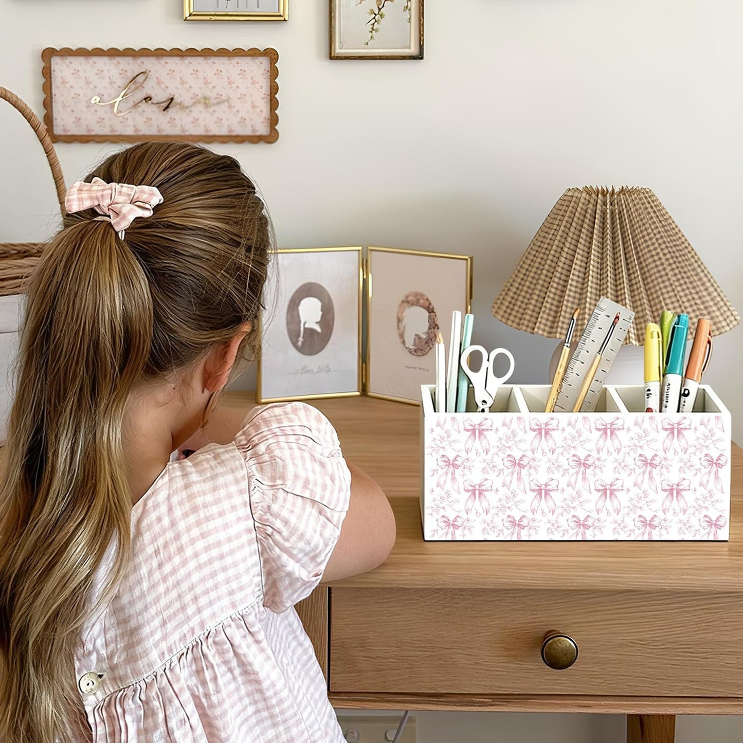 Purple Coquette Bow Pen Pencil Holder for Desk, Girly Office Decor, Preppy Purple Bow Aesthetic Wooden Box Sign Decorations for Girly Room Bedroom Dorm Office Desk Tabletop