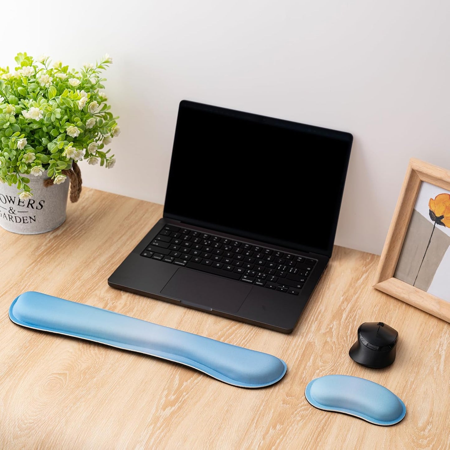 Hoewina Keyboard Wrist Rest,Ergonomic Wrist Rest,Superfine Fabric and Gel Memory Foam Wrist Pad for Computer Keyboard for Easy Typing & Pain Relief, Suitable for Office, Family, Outdoor, Black