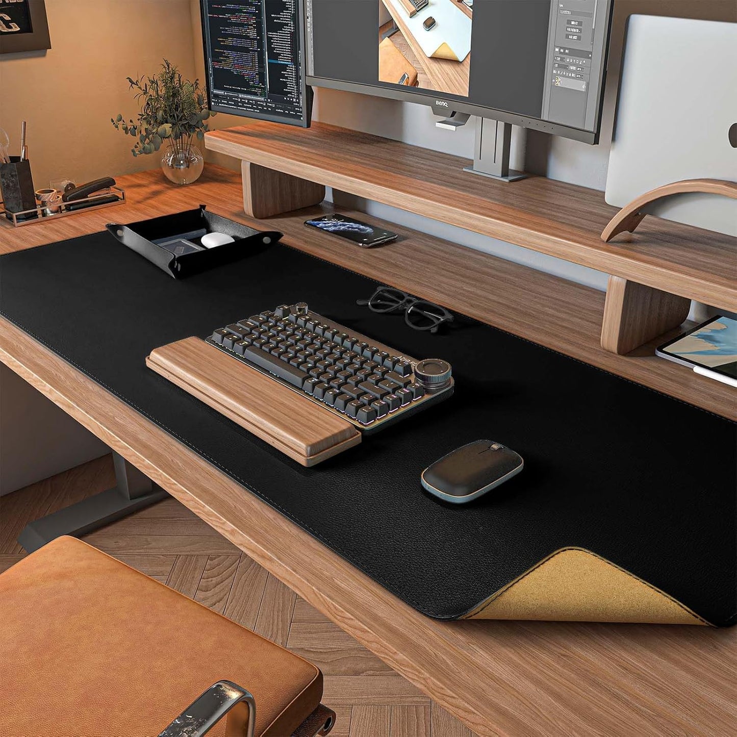 DAWNTREES Dual Sided Desk Mat,Leather Desk Pad,Cork Desk Mat Protector,with PU Leather Valet Tray Organizer,Large Mouse Pad,Desk Writing Pad for Office and Home(Dark Green 31.5"x15.8")