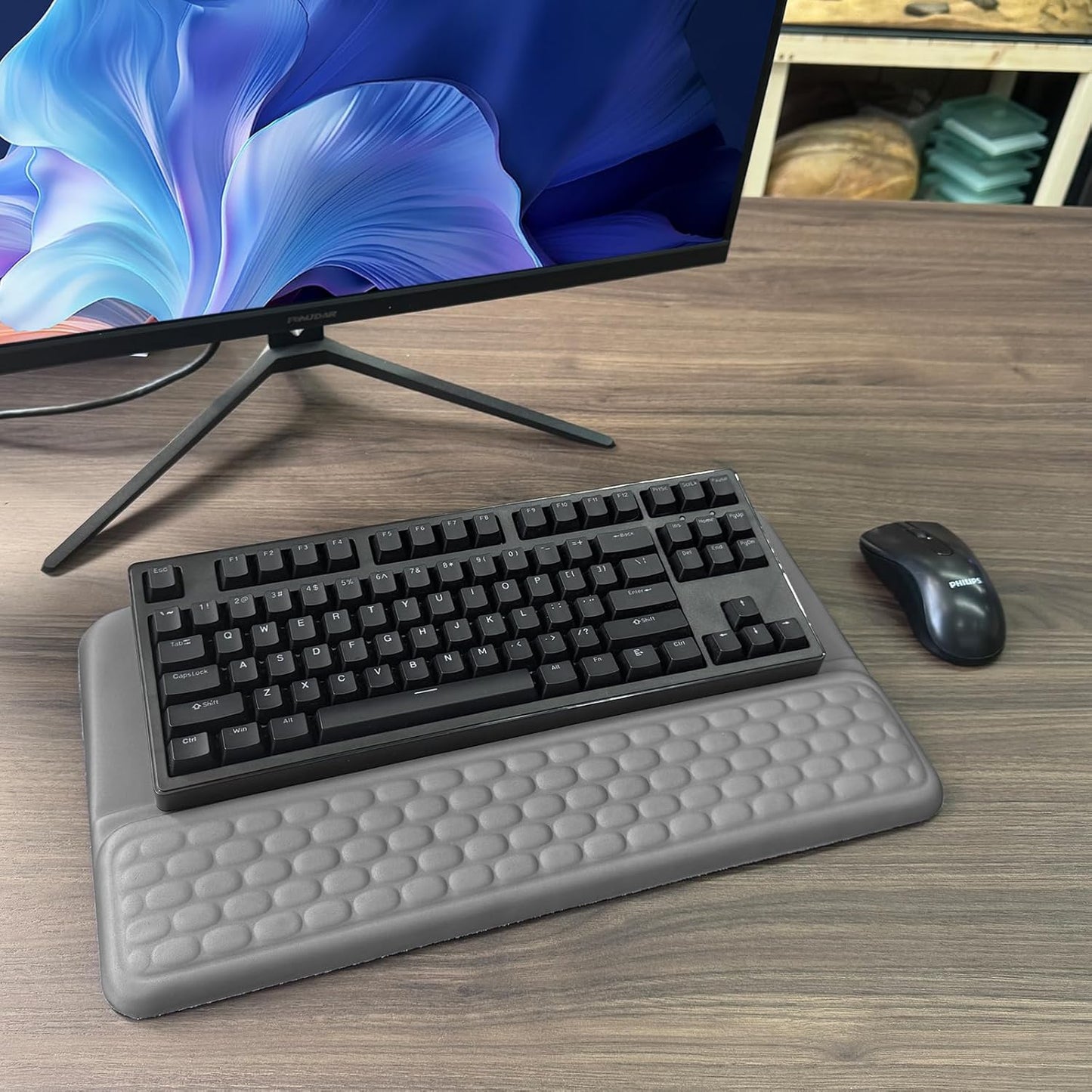 Computer Keyboard Stand with Wrist Rest, Ergonomic Tilted Keyboard Holder - Keyboard Riser with Wrist Pad - Keyboard Tray Support for Office Home - Black