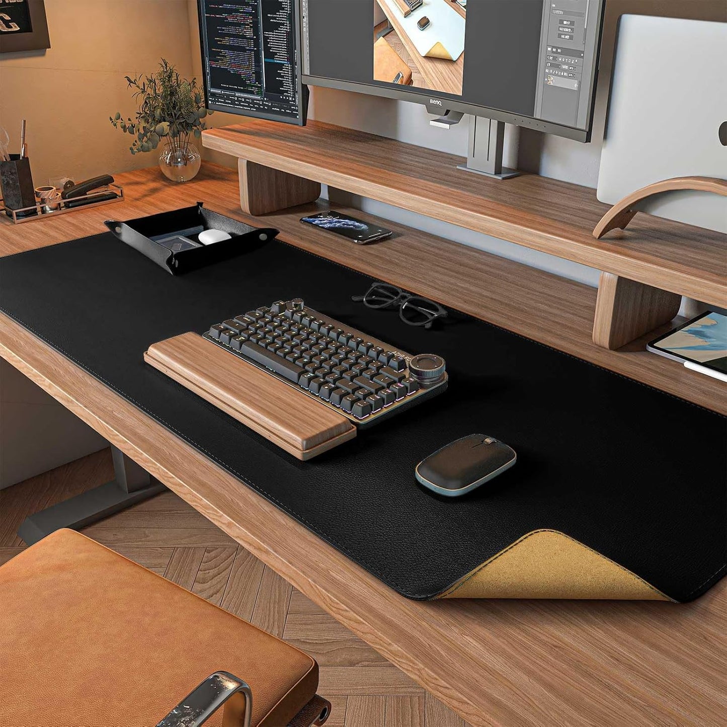 DAWNTREES Dual Sided Desk Mat,Leather Desk Pad,Cork Desk Mat Protector,with PU Leather Valet Tray Organizer,Large Mouse Pad,Desk Writing Pad for Office and Home(Dark Green 31.5"x15.8")