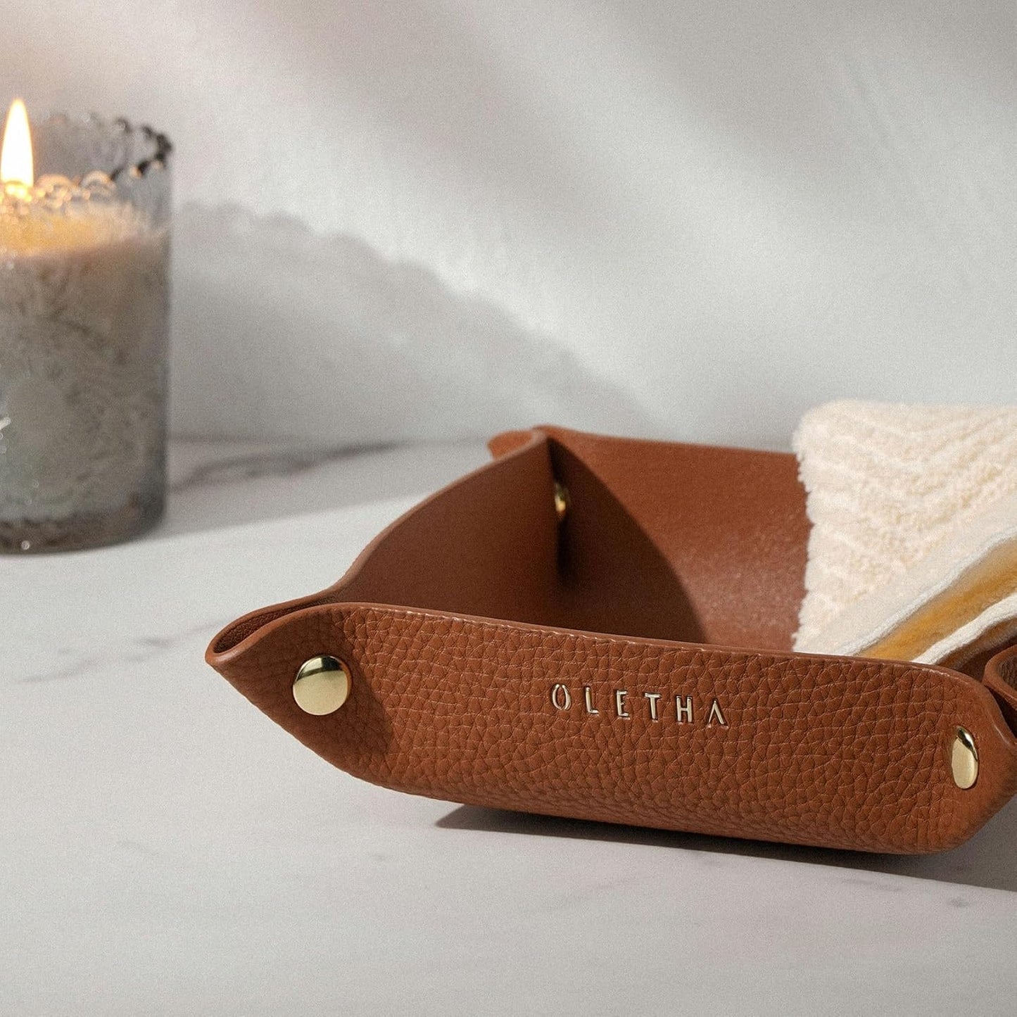 OLETHA Small Foldable Valet Tray - Aesthetic Desk Organizer for Home, Office & Travel - Portable Catch All Bowl for Keys, Scrunchie & Jewelry - Rattan Textured, Beige