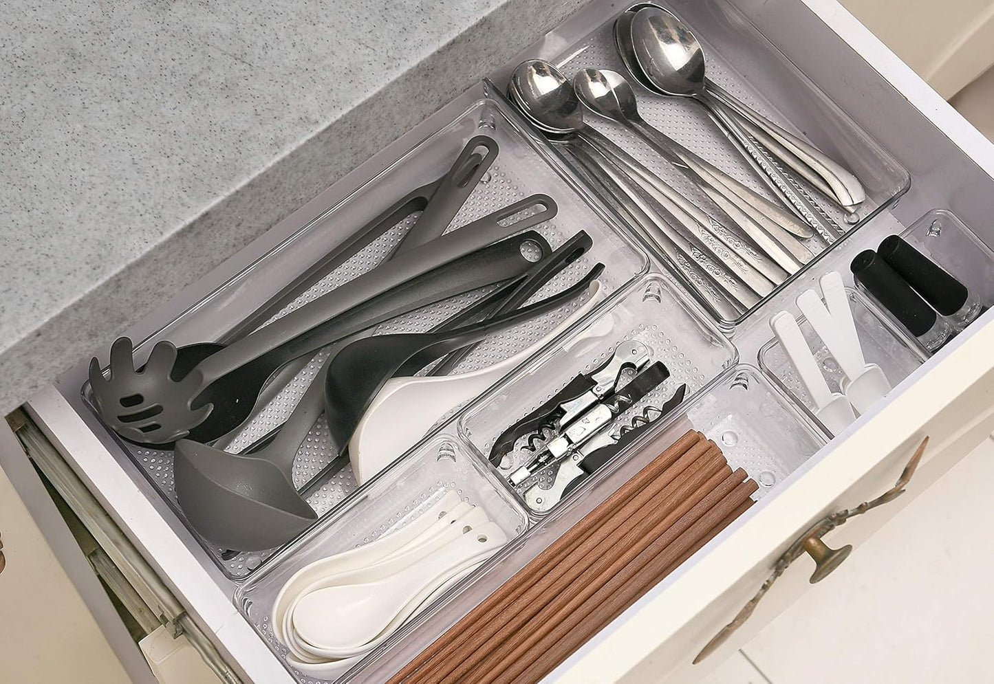 Mesh Tray Silverware Drawer Organizer, Utensil Cutlery Tray Office Supplies with Interlocking Arm Drawer Dividers Organizer for Flatware, Knives,Home,Office, School,Bedroom 12X6'' Black